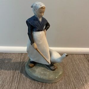 Royal Copenhagen “Girl with Goose” #528